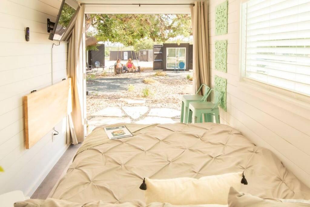 The Container Retreat @ 290 Wine Trail #10 Welcome Friends! Hye Εξωτερικό φωτογραφία